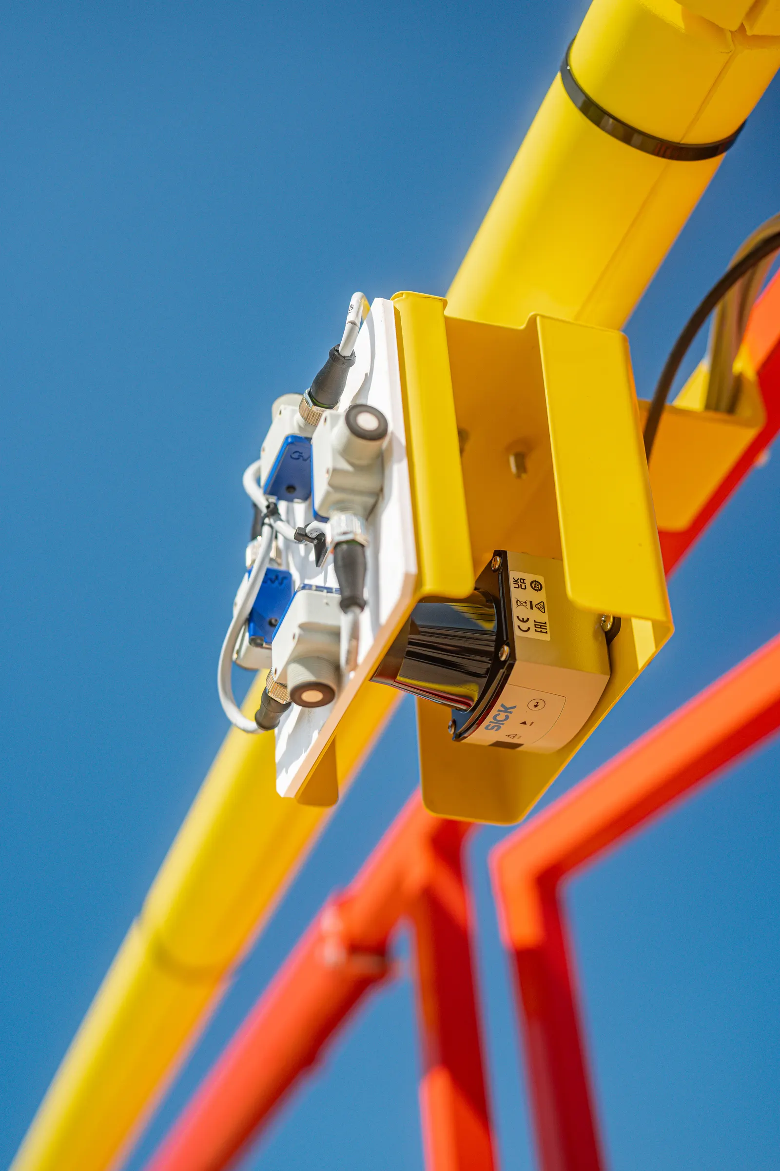 Collision avoidance sensor array and controller unit mounted on an industrial crane